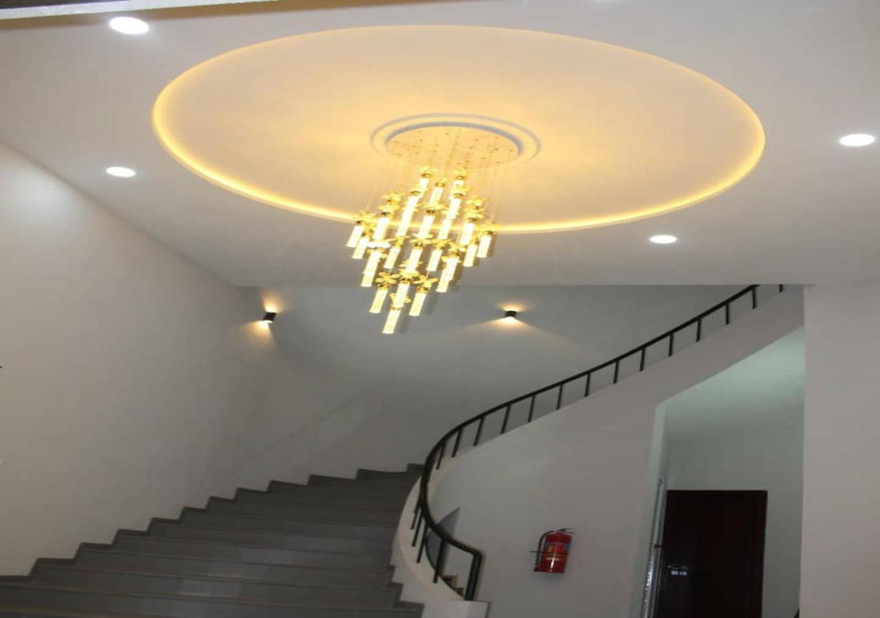 Ixoras Hotel Киншаса Экстерьер фото